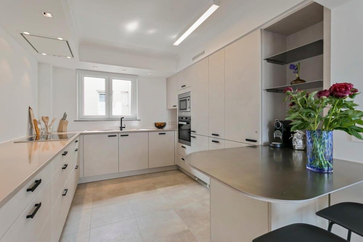Huswell - Panoramic Seaview Apartment In 'T Zoute Knokke-Heist Exteriör bild